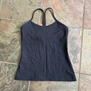 Black lululemon workout top size 4